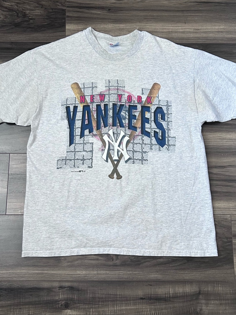 Vintage Hanes 1997 New York Yankees Graphic Fence Bat Shirt Adult XL USA Made
